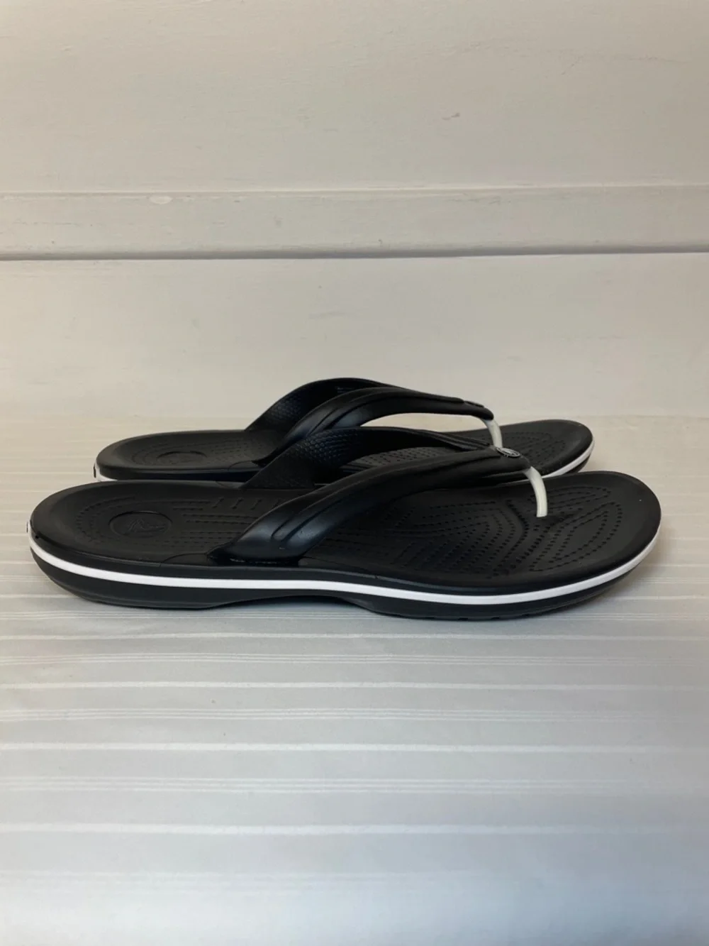 Crocs Crocband Flip Flop black flat beach casual sandals women’s size 10 - Picture 2 of 11